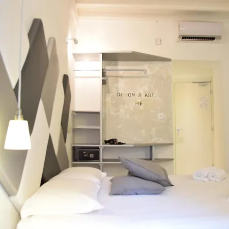 Design&Art Pie\' - Elegant Rooms Near The Pantheon, Calm & Central Stay