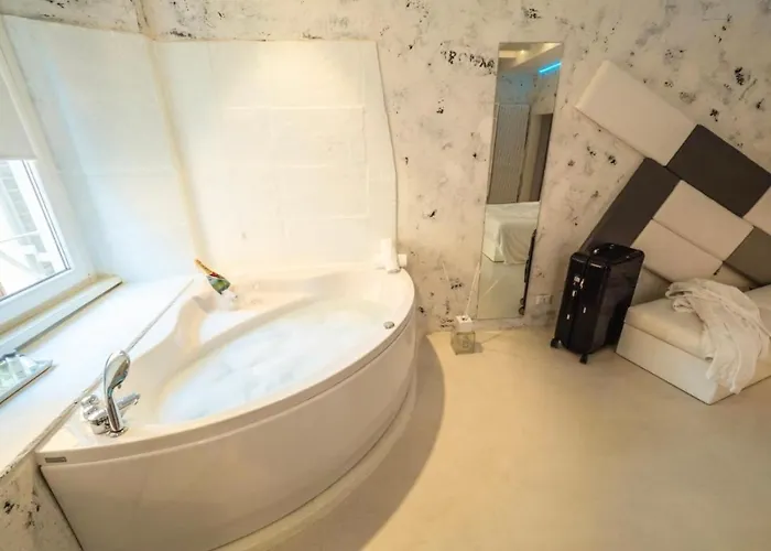 Design&art Pie' - Elegant Near The Pantheon, Calm & Guest house 4*