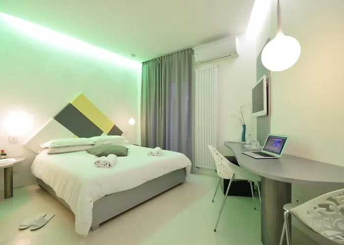 Design&art Pie' - Elegant Near The Pantheon, Calm & Guest house 4*