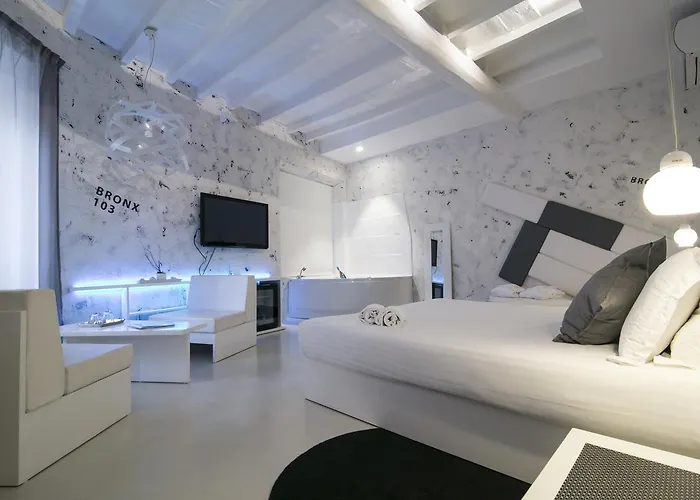 Guest house Design&art Pie' - Elegant Near The Pantheon, Calm & Rome